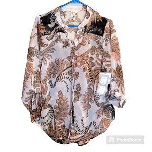 Fig and Flower Floral Blouse Button Sleeves Size Medium NWT